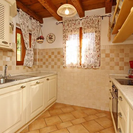 度假居 Family Friendly House With A Swimming Pool Draga Bascanska, Krk - 19204