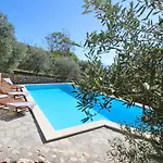 Family Friendly House With A Swimming Pool Draga Bascanska, Krk - 19204 Feriehus *