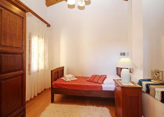 Family Friendly House With A Swimming Pool Draga Bascanska, Krk - 19204 *