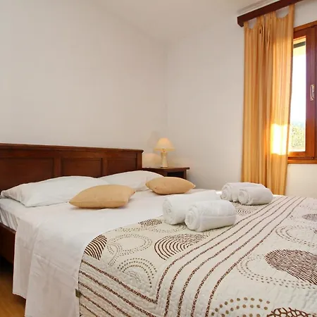 Family Friendly House With A Swimming Pool Draga Bascanska, Krk - 19204 *